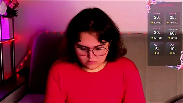 Snapshot of chatting on 10-29-25, 03:53 online show from 10-29-25, 03:53