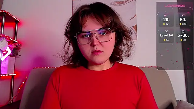 Snapshot of chatting on 12-18-25, 04:40 online show from 12-18-25, 04:40