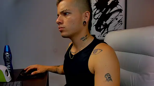 wildthor26 online show from 09-23-25, 02:14