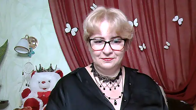 Selena-Velvet online show from 10-30-25, 01:56