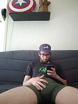 nymphomaniecouple online show from 04-16-26, 10:38