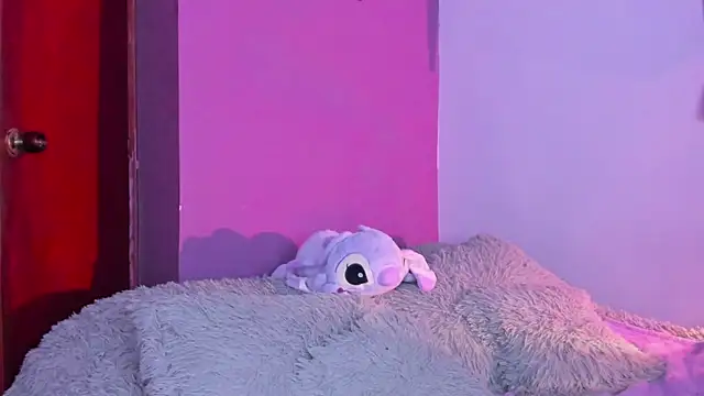 Snapshot of MegannP chatting on 10-29-25, 10:44 MegannP online show from 10-29-25, 10:44