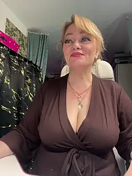 Snapshot of Sweet-blonde chatting on 06-21-26, 10:01 Sweet-blonde online show from 06-21-26, 10:01
