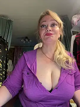 Snapshot of Sweet-blonde chatting on 07-20-26, 10:12 Sweet-blonde online show from 07-20-26, 10:12