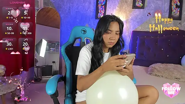 Snapshot of Lauren_smiles chatting on 11-04-25, 04:00 Lauren smiles online show from 11-04-25, 04:00