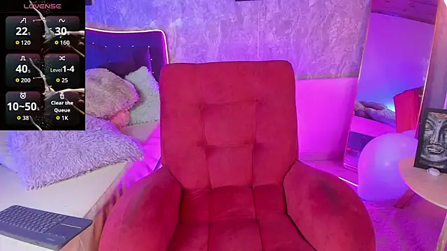 Lauren smiles online show from 03-13-26, 07:09