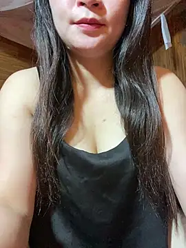 Snapshot of violet-00 chatting on 05-15-26, 11:01 violet-00 online show from 05-15-26, 11:01