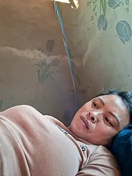 xuxulovezz online show from 01-18-26, 05:44