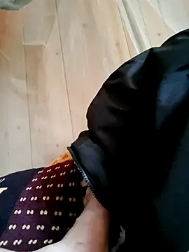 xuxulovezz online show from 04-06-26, 05:41