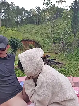 Snapshot of helen-my chatting on 10-28-25, 01:31 helen-my online show from 10-28-25, 01:31