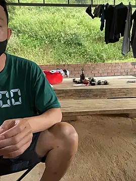 Snapshot of helen-my chatting on 11-30-25, 08:40 helen-my online show from 11-30-25, 08:40