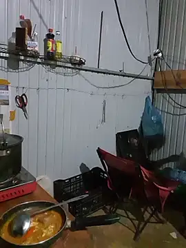 Helen-Tran online show from 10-23-25, 12:04