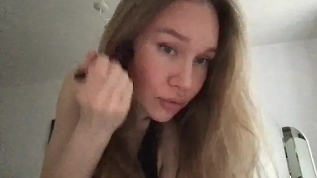 Snapshot of Marivell chatting on 10-04-25, 12:58 Marivell online show from 10-04-25, 12:58