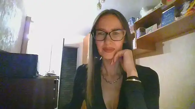 Snapshot of Norivann chatting on 10-17-25, 02:41 Norivann online show from 10-17-25, 02:41