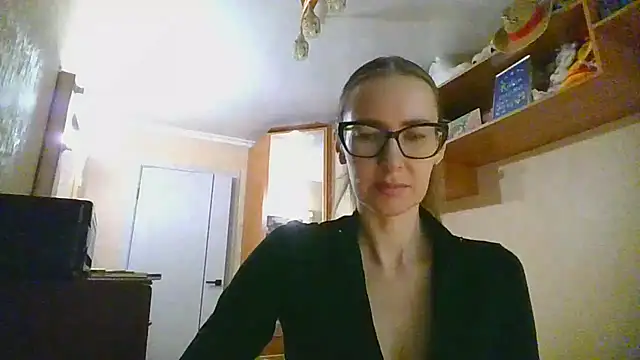 Snapshot of Norivann chatting on 10-22-25, 10:04 Norivann online show from 10-22-25, 10:04