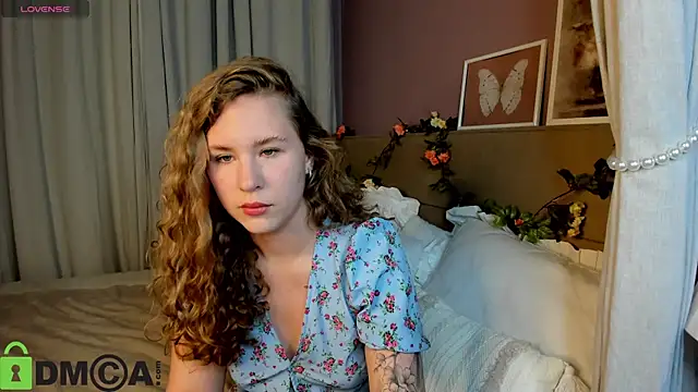 Snapshot of Elsie_Cutties chatting on 09-26-25, 12:03 Elsie Cutties online show from 09-26-25, 12:03