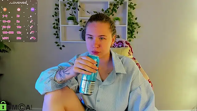 Snapshot of Elsie_Cutties chatting on 11-05-25, 12:32 Elsie Cutties online show from 11-05-25, 12:32