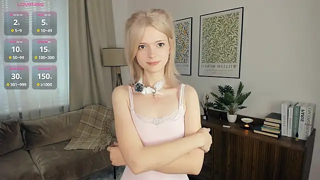 Snapshot of LaureMestler chatting on 10-14-25, 08:15 LaureMestler online show from 10-14-25, 08:15