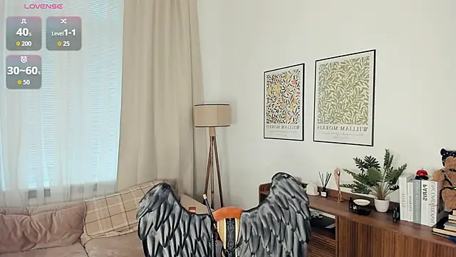 Snapshot of LaureMestler chatting on 11-11-25, 09:31 LaureMestler online show from 11-11-25, 09:31