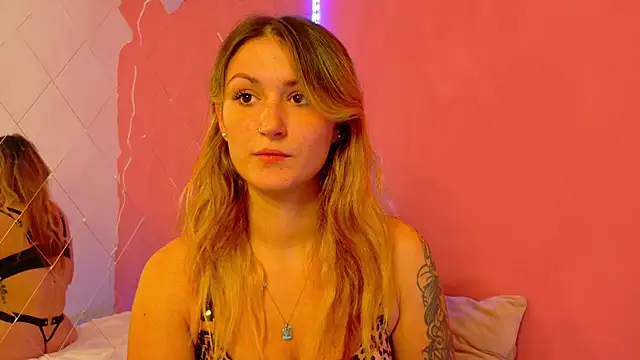 Snapshot of Anaayss_ chatting on 10-21-25, 04:35 Anaayss online show from 10-21-25, 04:35