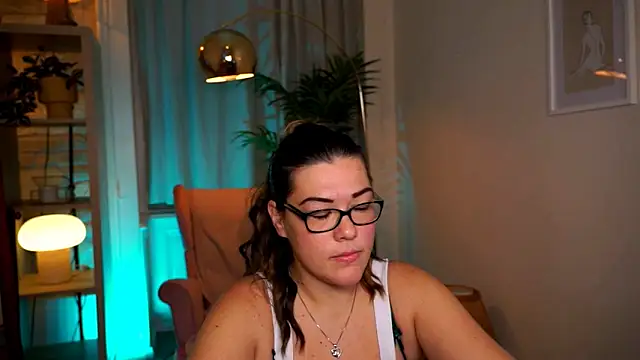 mrs fllowerr online show from 12-17-25, 05:41