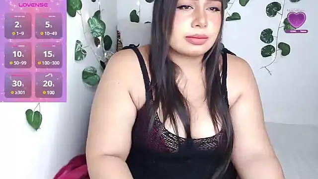 Snapshot of vivianepierss chatting on 12-29-24, 08:33 vivianepierss online show from 12-29-24, 08:33