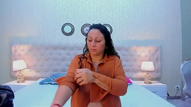 VaniaRose online show from 11-13-25, 01:10