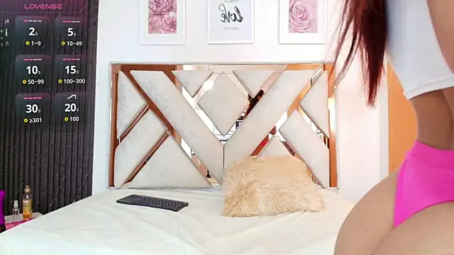 Snapshot of Lia_Roseh chatting on 11-18-25, 08:02 Lia Roseh online show from 11-18-25, 08:02