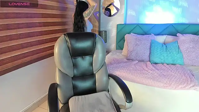 Antonela vargas online show from 03-28-26, 12:27