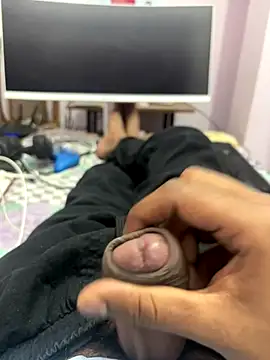 Snapshot of slaveboi9876 chatting on 12-14-25, 05:40 slaveboi9876 online show from 12-14-25, 05:40