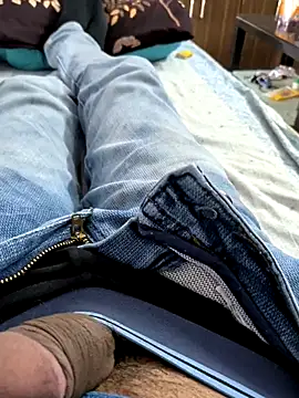 Snapshot of slaveboi9876 chatting on 12-21-25, 04:19 slaveboi9876 online show from 12-21-25, 04:19