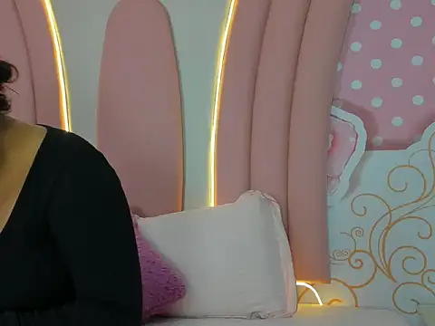 SofiaaBigBoobs online show from 11-14-25, 12:04