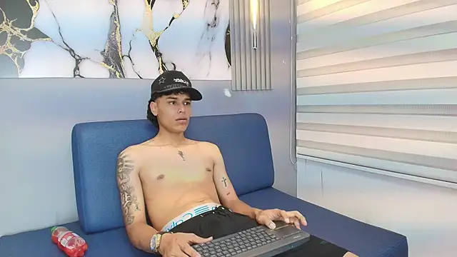 Snapshot of Frayhot777 chatting on 01-15-26, 08:12 Frayhot777 online show from 01-15-26, 08:12