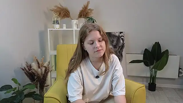 Snapshot of EarleanMottai chatting on 09-25-25, 09:13 EarleanMottai online show from 09-25-25, 09:13