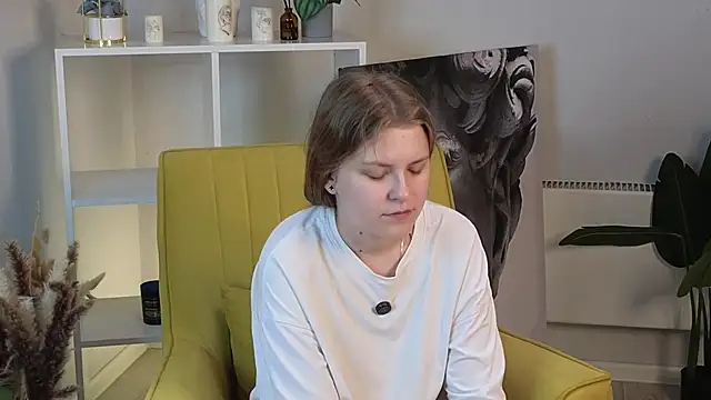 Snapshot of EarleanMottai chatting on 09-27-25, 08:41 EarleanMottai online show from 09-27-25, 08:41