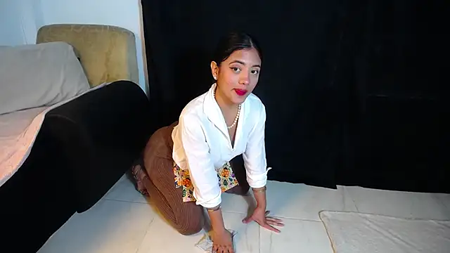 Isis Valen online show from 11-19-25, 11:54