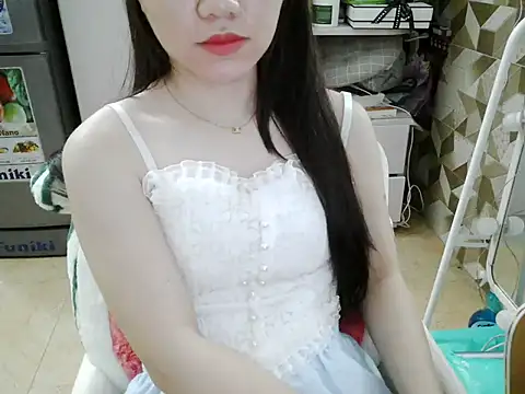 Snapshot of Ara4865 chatting on 10-31-25, 04:02 Ara4865 online show from 10-31-25, 04:02