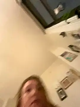 Snapshot of Seturselfonfire chatting on 10-13-25, 08:58 Seturselfonfire online show from 10-13-25, 08:58