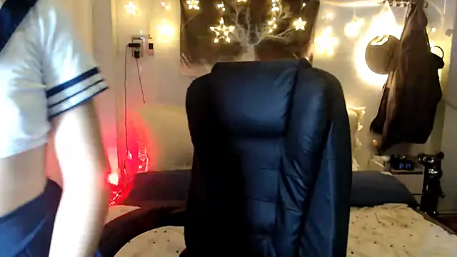 Snapshot of EllieYoon chatting on 10-04-25, 12:14 EllieYoon online show from 10-04-25, 12:14