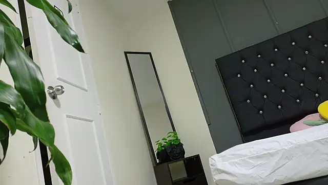 Snapshot of Kataaleya__12 chatting on 12-02-25, 11:59 Kataaleya 12 online show from 12-02-25, 11:59