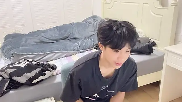 Snapshot of xwen2020 chatting on 11-28-25, 03:47 xwen2020 online show from 11-28-25, 03:47