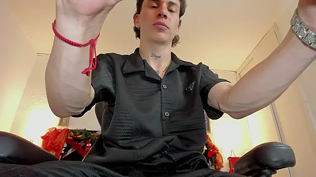 Snapshot of iammariano chatting on 12-20-25, 03:46 iammariano online show from 12-20-25, 03:46