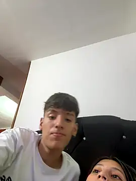 Snapshot of _Kinky69_ chatting on 11-13-25, 09:03 Kinky69 online show from 11-13-25, 09:03