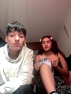 Snapshot of _Kinky69_ chatting on 11-28-25, 08:22 Kinky69 online show from 11-28-25, 08:22