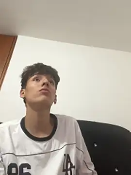 Snapshot of _Kinky69_ chatting on 12-04-25, 03:38 Kinky69 online show from 12-04-25, 03:38