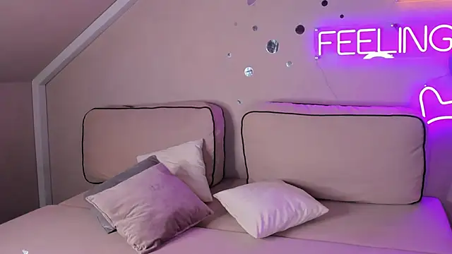 Snapshot of Berta_Kelly chatting on 11-06-25, 01:06 Berta Kelly online show from 11-06-25, 01:06