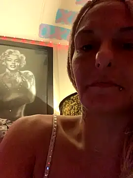 Snapshot of blondebarbiebae chatting on 09-23-25, 08:17 blondebarbiebae online show from 09-23-25, 08:17