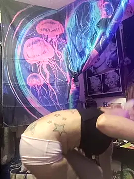 Snapshot of blondebarbiebae chatting on 11-15-25, 04:54 blondebarbiebae online show from 11-15-25, 04:54