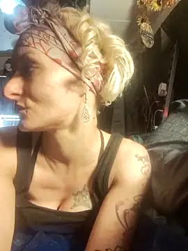 Snapshot of blondebarbiebae chatting on 11-27-25, 10:06 blondebarbiebae online show from 11-27-25, 10:06