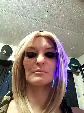 Snapshot of blondebarbiebae chatting on 01-12-26, 12:27 blondebarbiebae online show from 01-12-26, 12:27